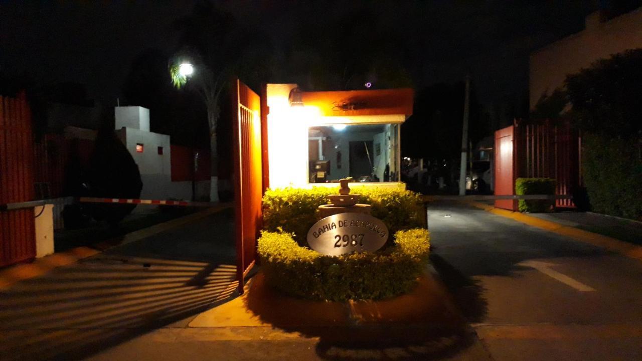 Vila Casa Ejecutivo Zona Iteso Bahia De Acapulco Guadalajara Exteriér fotografie